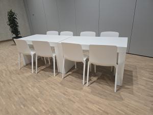 Alva Tisch klein 0